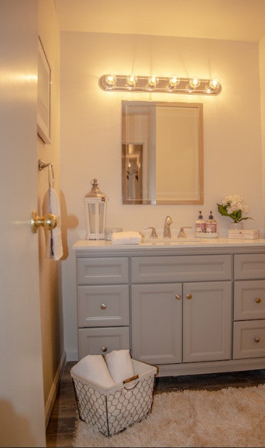 Photo - Dutch Village Apartments