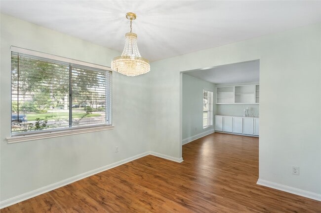 Photo - 759 Carlingford Ln