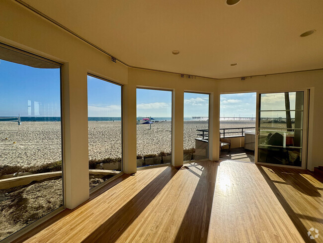 Building Photo - 3505 Ocean Front Walk Unit 3505 Rental