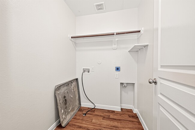 Building Photo - 2030 Stonework Ln