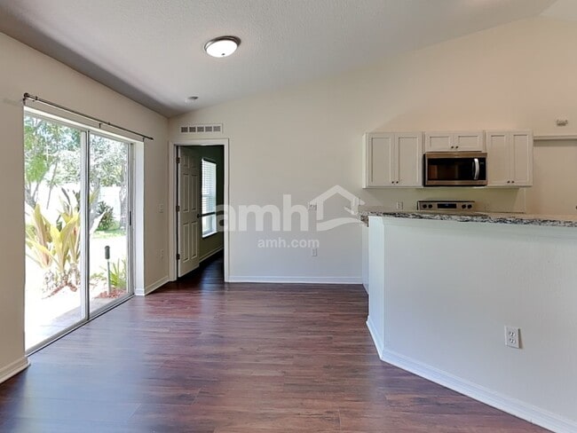 Photo - 1812 Roper Rd