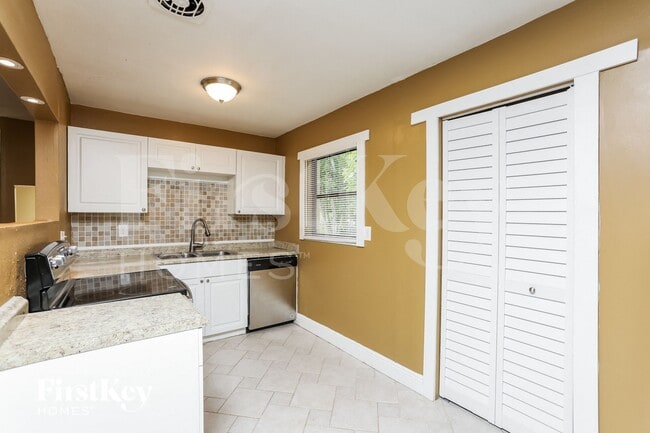 Photo - 1228 Helen St