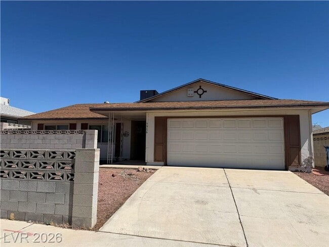 Building Photo - Beautiful 3BR Home with Double-Sided Fireplace & Huge Backyard