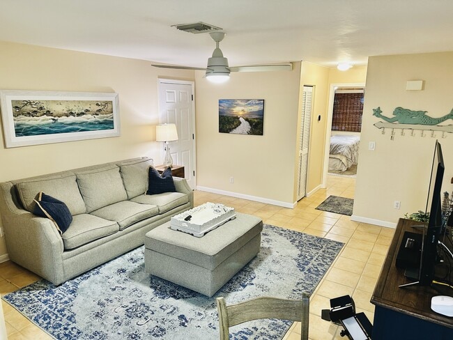 Photo - 27657 Tennessee St