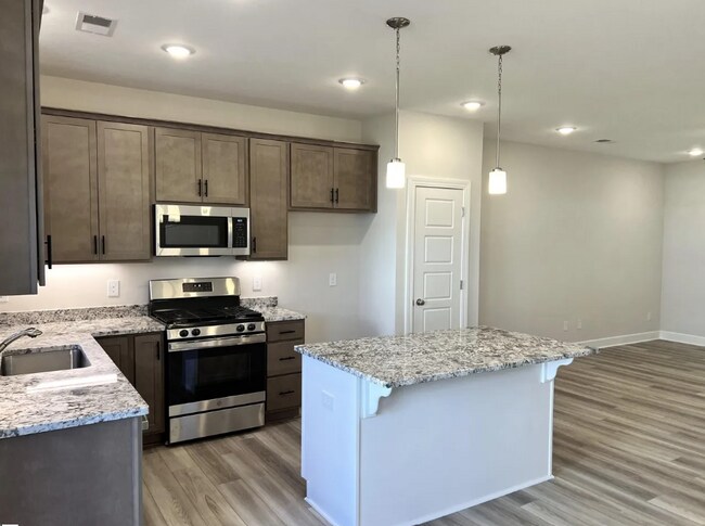 Photo - 207 Taylor Woods Ct