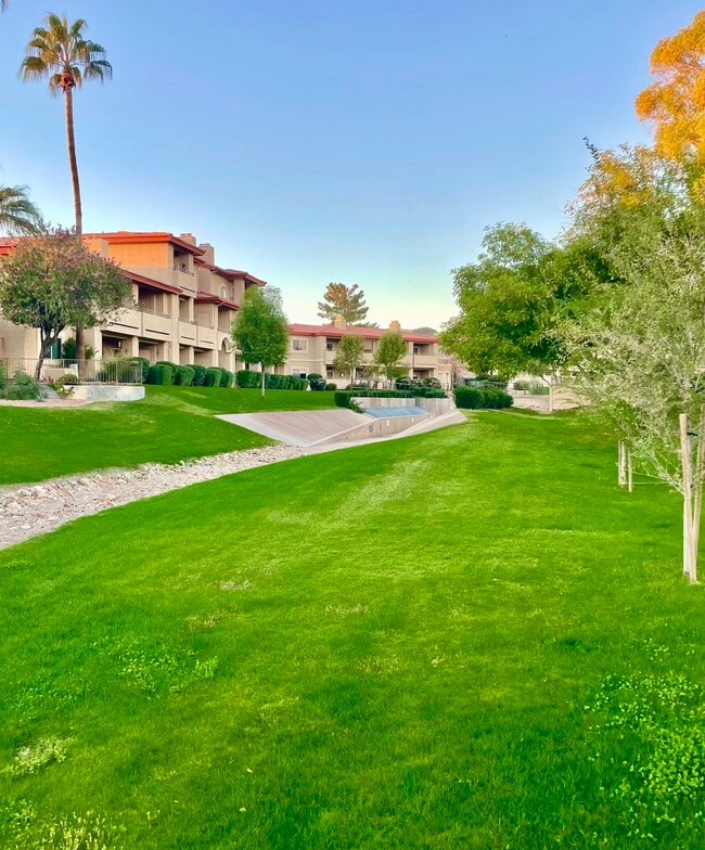 Photo - 10410 N Cave Creek Rd Unidad 2005