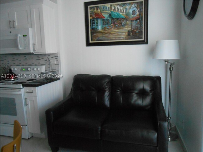 Photo - 5401 Collins Ave Unit 932