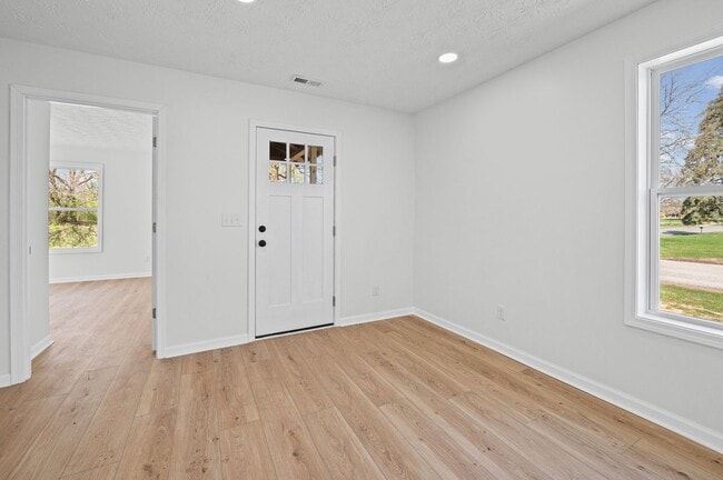 Photo - COMPLETELY RENOVATED 4BR HOME - MOVE-IN SPECIAL