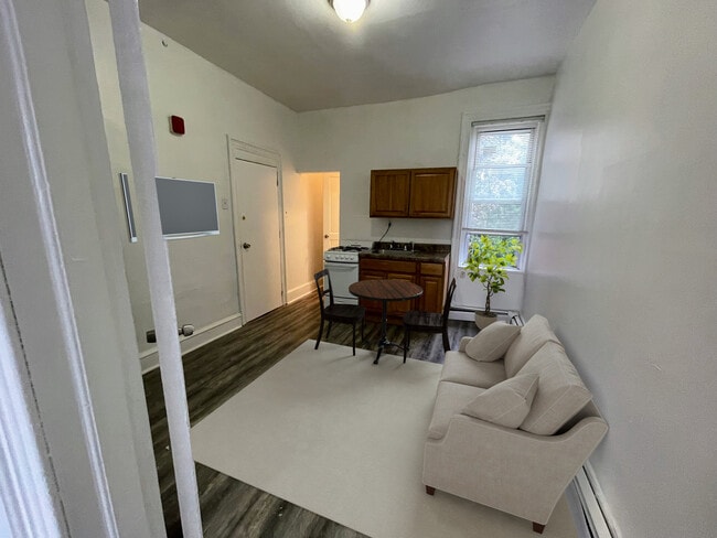 Building Photo - 1313 W Allegheny Ave Unit 3F Rental