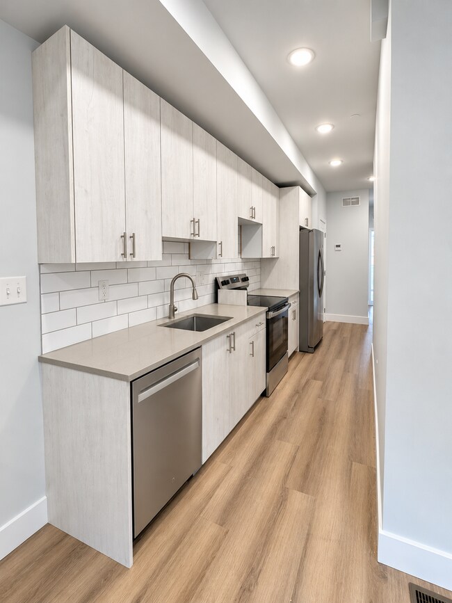 Building Photo - 3259 N 13th St Unit 1
