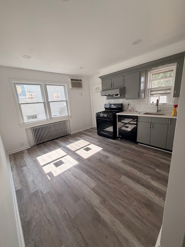 123 Summit Ave