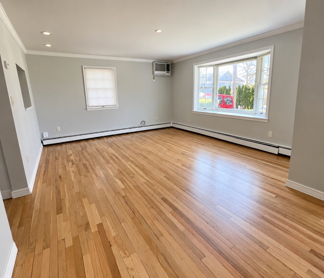 Living room - 17 Arnold St