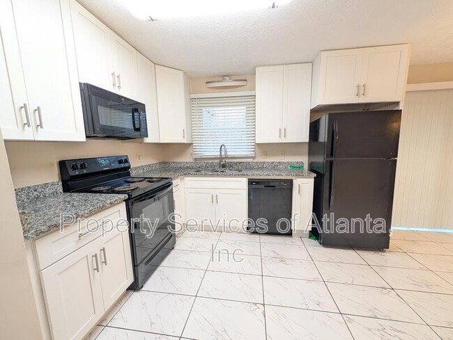 Photo - 525 Cedar Wood Ct SW