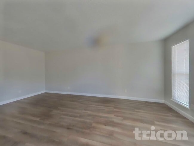 Photo - 820 Mamilane