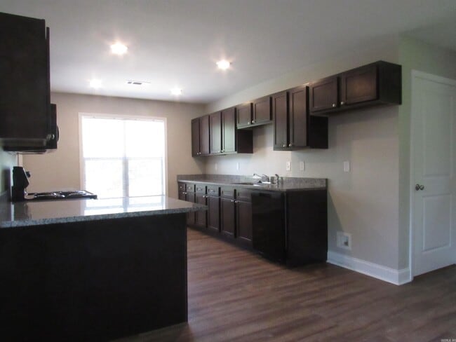 Photo - 1515 Stamps St