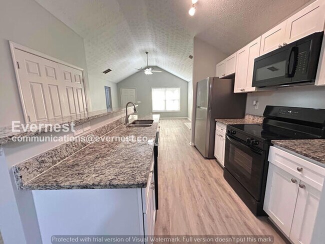 Photo - 5223 Alexander St