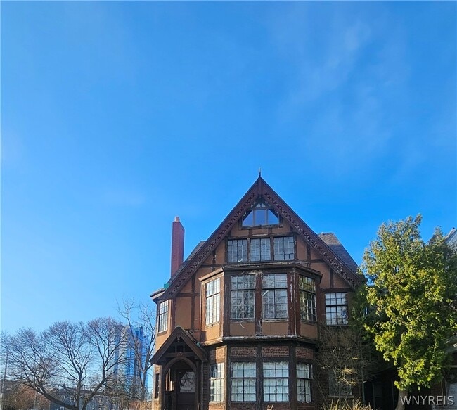 Building Photo - 714 Buffalo Ave