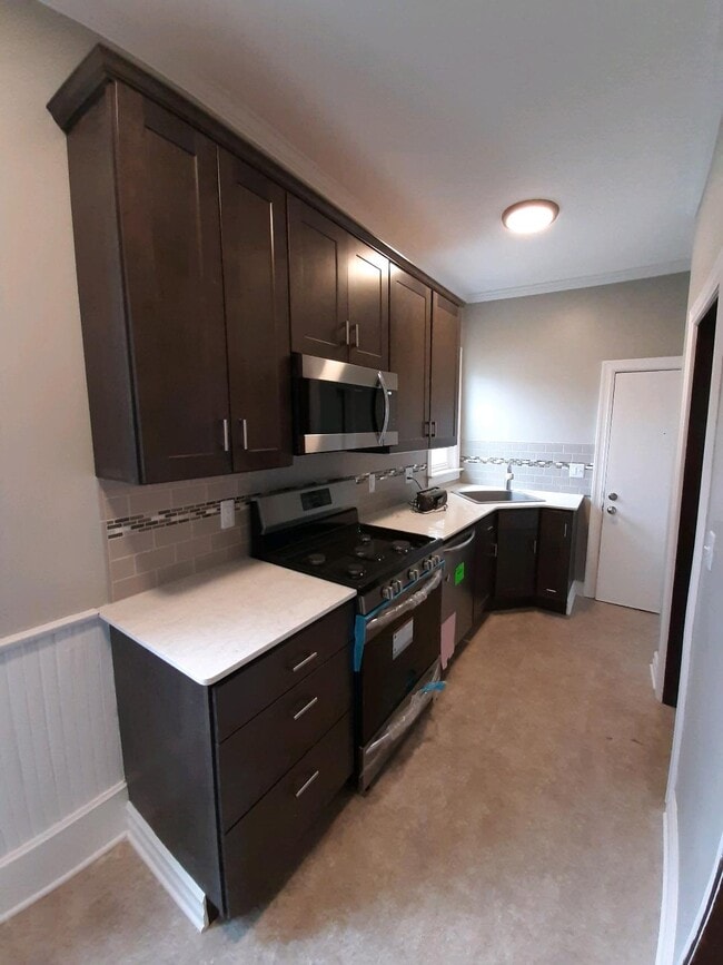 Building Photo - 734 Auburn Ave Unit Apartment #1