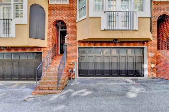 Photo - 813 Clifton Heights Ln NE