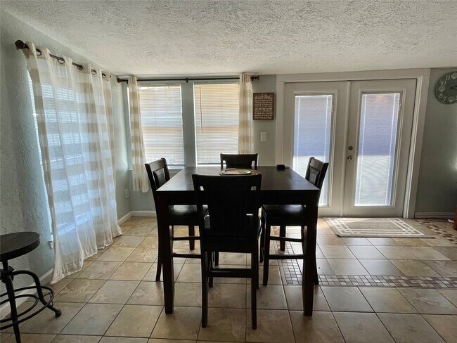 Photo - 308 Parkview Rd