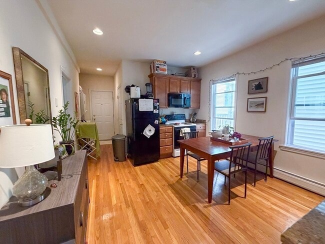 Photo - 143 Hillside St Unit 2