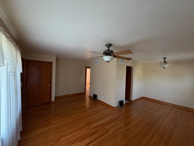 Photo - 10310 Millwood Ave