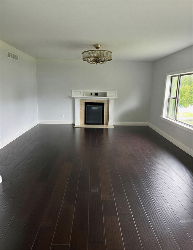 Photo - 9702 Hazelwood Ave