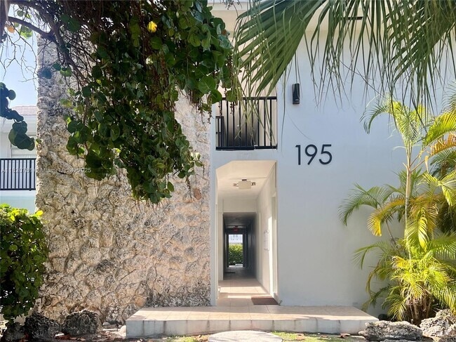 Building Photo - 195 Sunrise Dr Unit 8 Rental