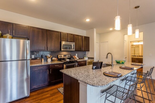 Photo - Spacious Living + 4 Weeks Free Unidad PEP2
