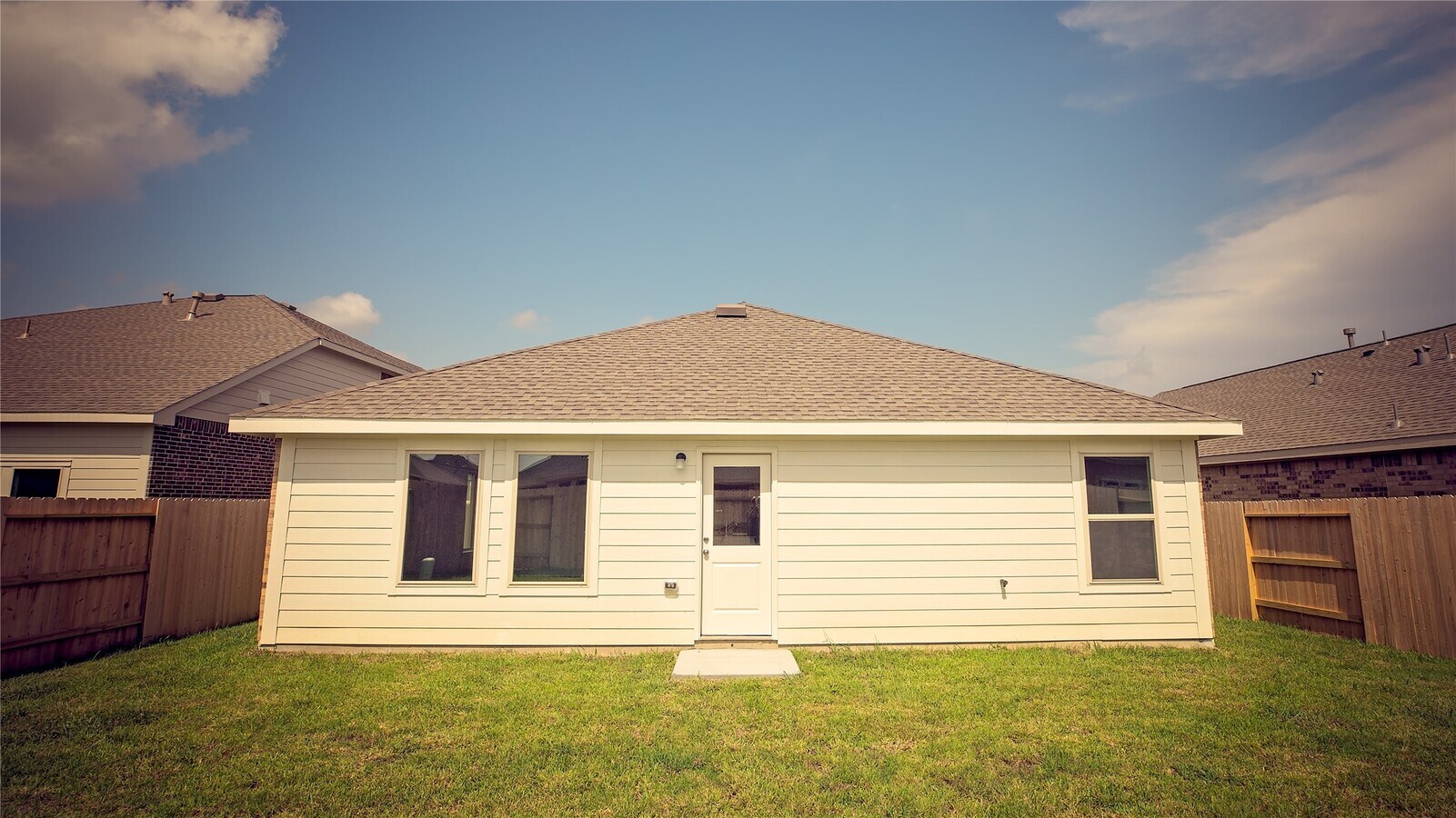 Photo - 9919 Oakheath Blf Dr