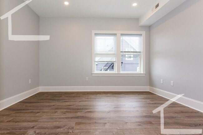 Photo - 120 Kenrick St