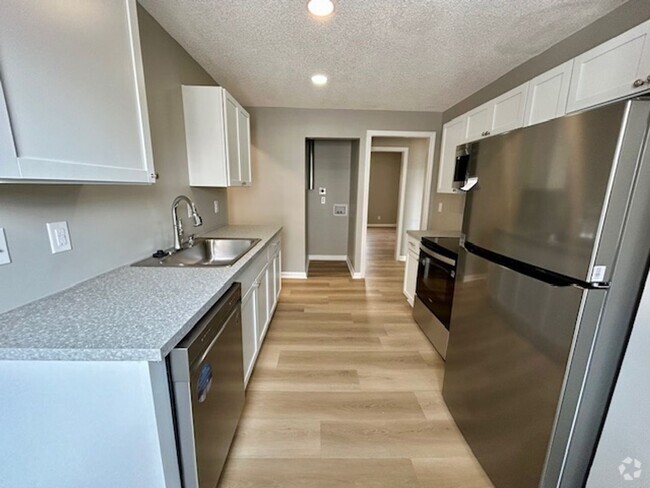 Building Photo - 576 E Fall Creek Pkwy N Dr Unit 576 E Fallcreek Parkway N Dr -  9- West Rental