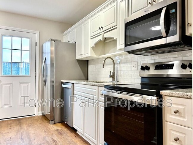 Photo - 327 Greendale Pl