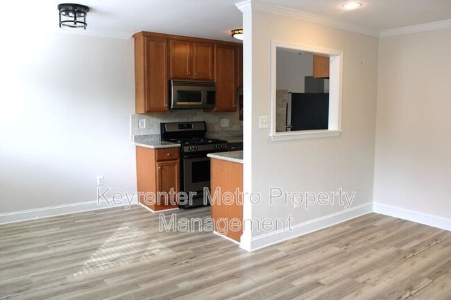 610 Main St Unit #301
