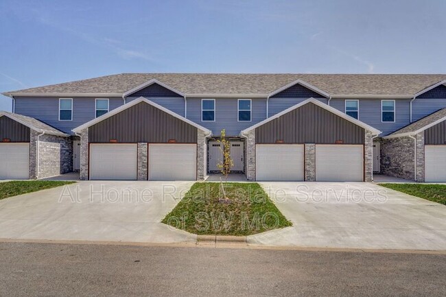 Photo - 720 Turner Ave Townhome