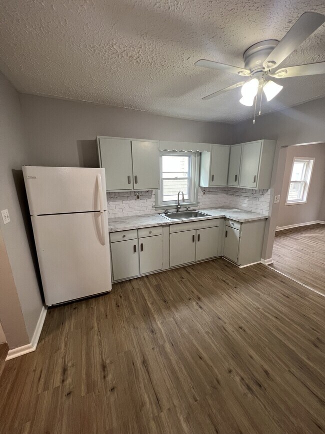 Photo - 69 Jones St.