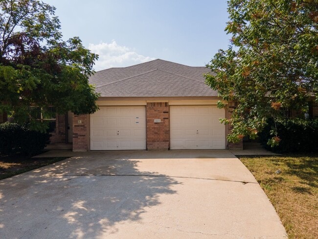 Building Photo - 1405 Chips Dr Rental