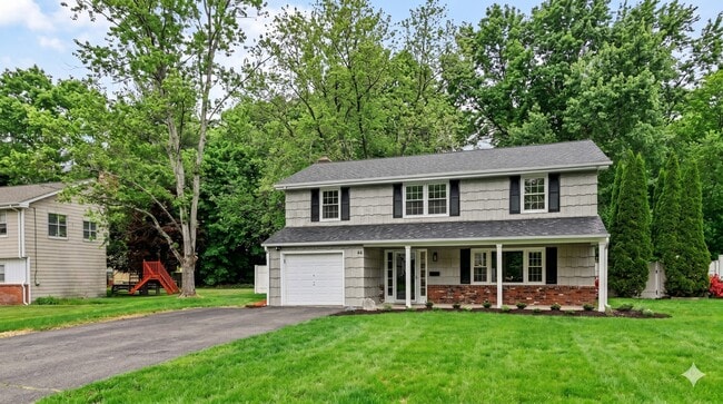 Building Photo - 44 Barmore Dr W
