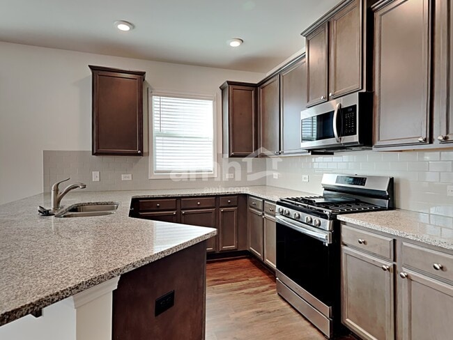 Photo - 7 Corsica Ct