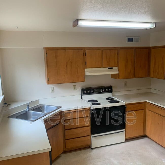 Photo - 2170 NW North Hill Dr