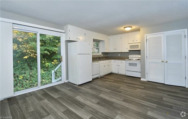Building Photo - 1236 Fenimore St Rental