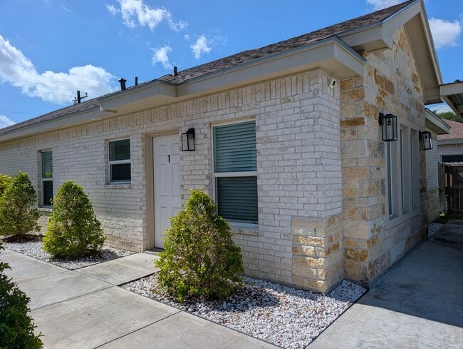 Photo - 1320 N McColl Rd Unit 1