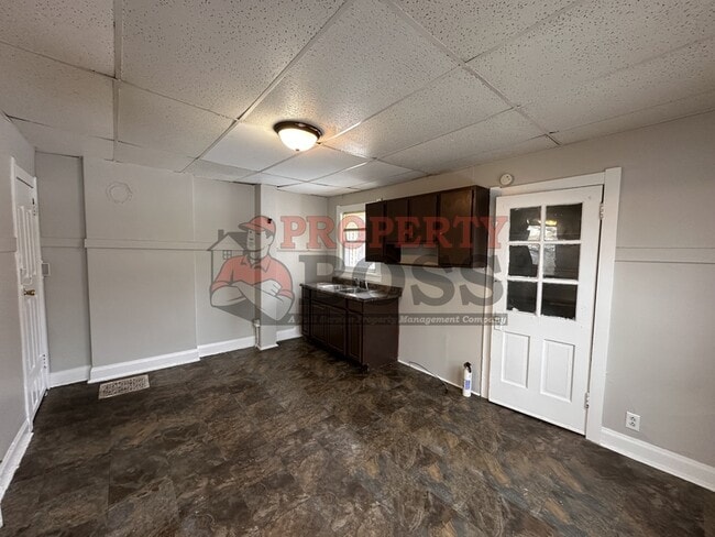 Photo - 1225 Lyons St