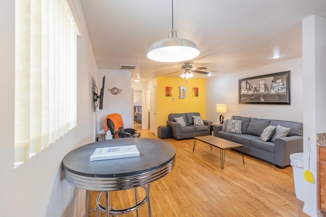 Photo - 800 Sherwood Dr Unit D