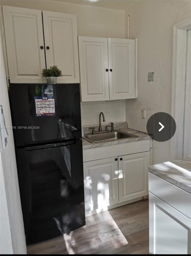 Photo - 406 Foster Rd