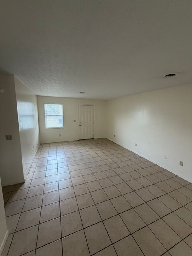 Photo - 1533-1539 Meadow Spring Dr Unit 1535 MS