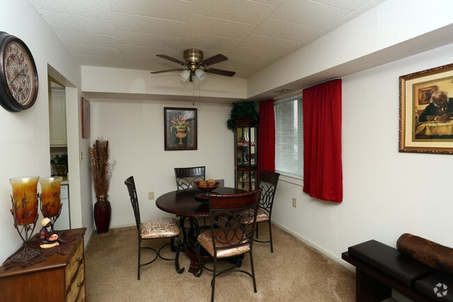 College Park Apartments