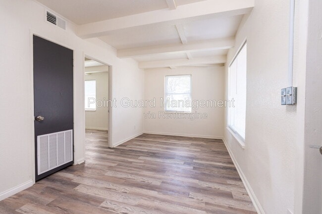 Building Photo - 1341 W Dora St