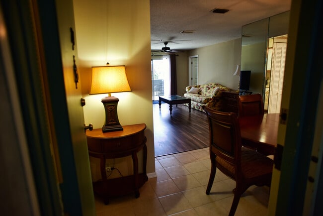 Building Photo - 950 S Kanner Hwy Unit E24 Rental