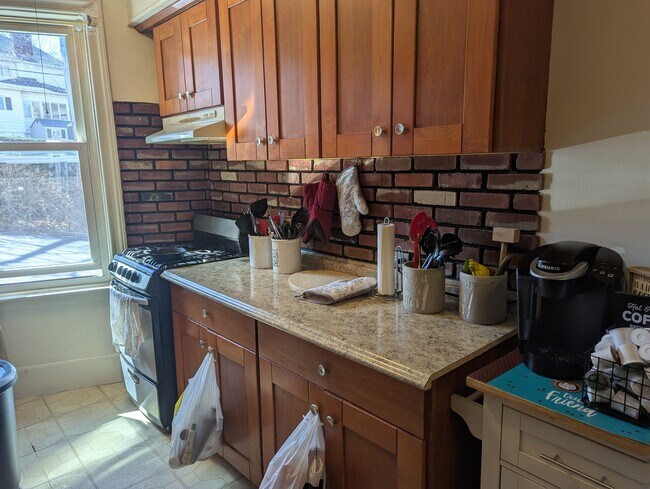 Kitchen - 2 Grant St Unit 4